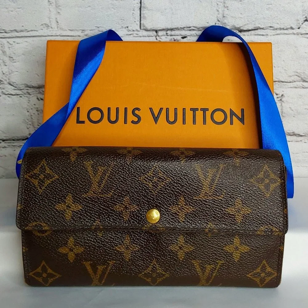 'LOUIS VUITTON' GIFT BOX SET 'PORTEFEUILLE SARAH' LONG LEATHER MONOGRAM WALLET - Picture 1 of 16